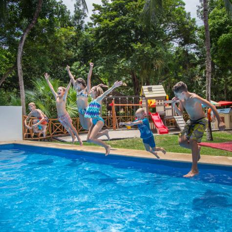 Sandos Playacar Kids Club