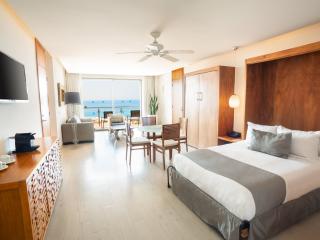 FINISTERRA ONE BEDROOM SUITE