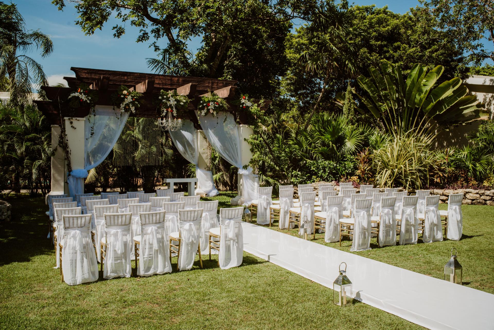 Sandos Playacar Wedding Garden