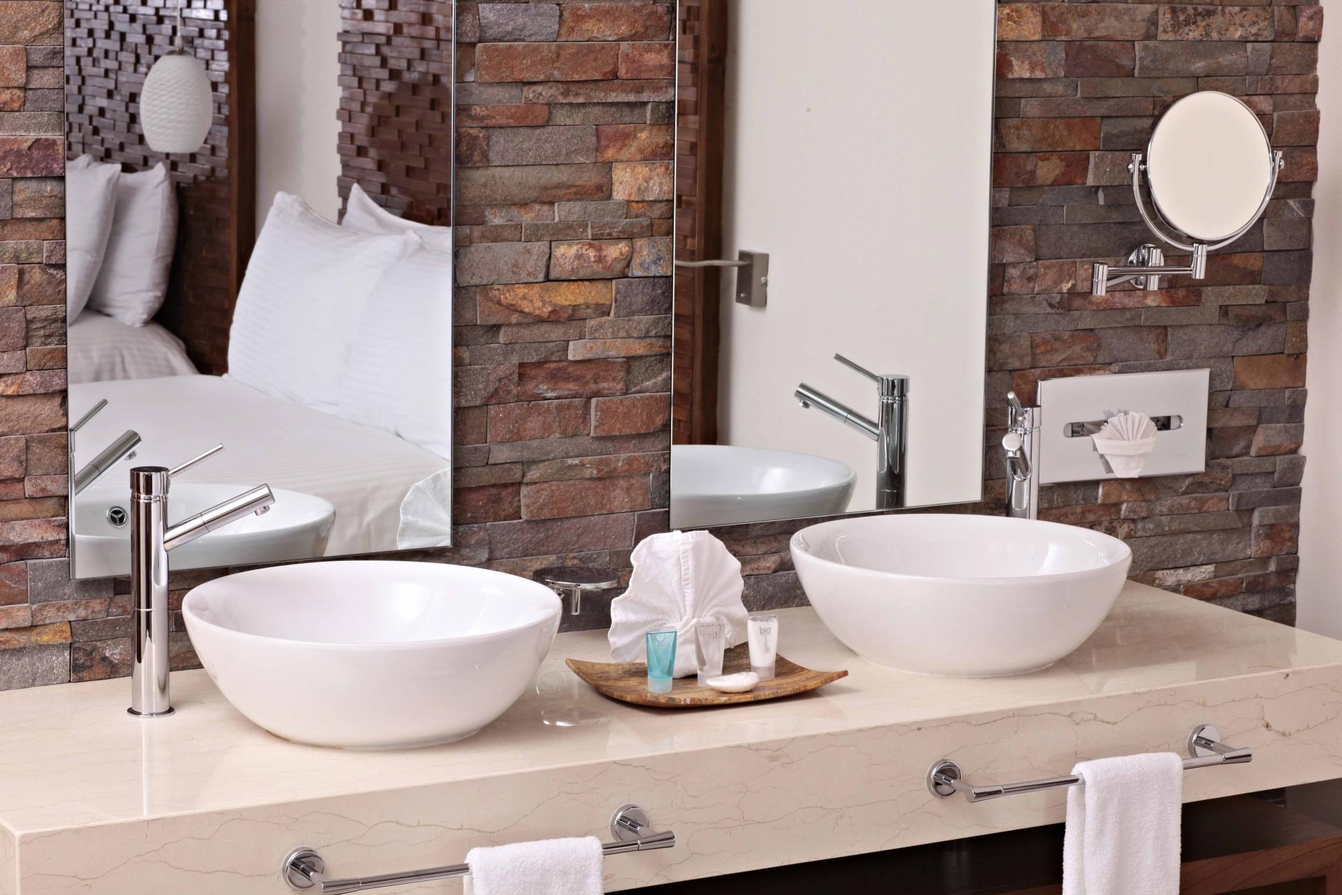Bathroom Finisterra Jr. Suite