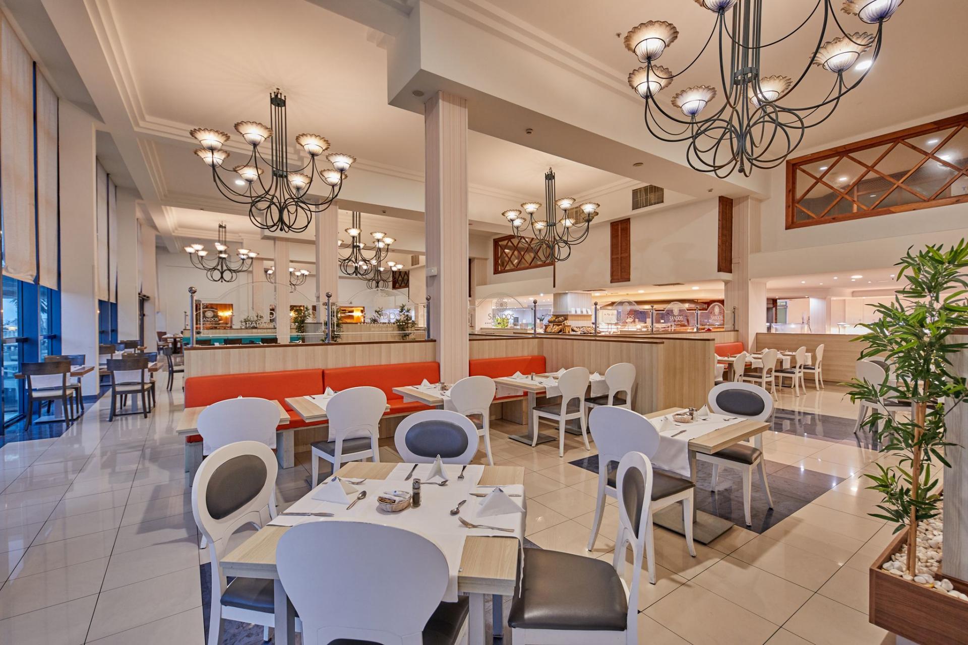 INTERNATIONAL BUFFET