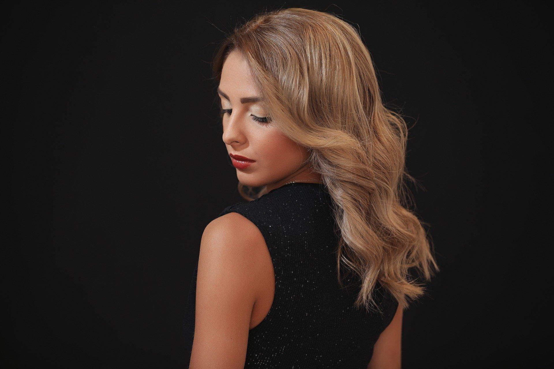 Outglow Beauty Salon 